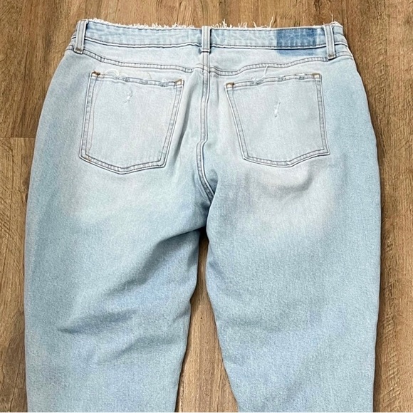 Abercrombie & Fitch The Skinny High Rise Curve Love Distressed Jeans - Picture 5 of 10